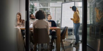 Tendências Emergentes em Marketing e Vendas: Como se Manter à Frente da Concorrência